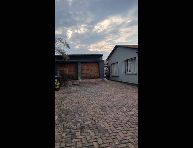4 BEDROOM PROPERTY TO RENT IN KEMPTON PARK WEST